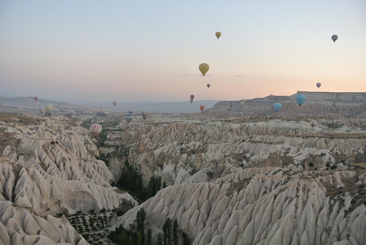 1547_25edd166-14ac-4cb4-be55-9cc73a64d2ae_cappadocia-652038_1280.jpg